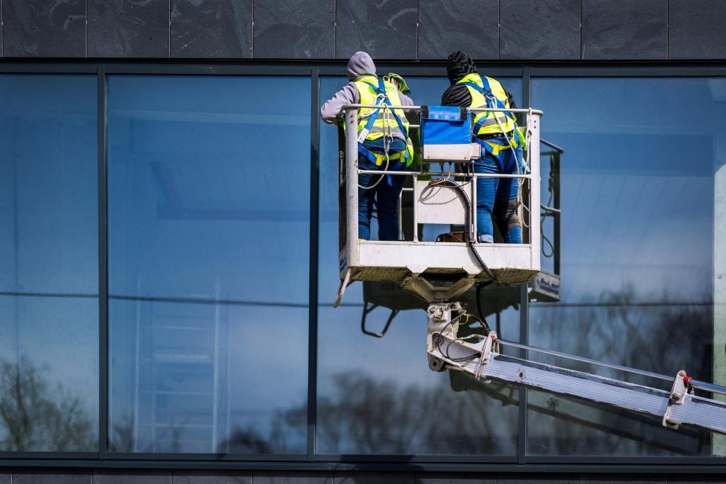 Commercial window cleaning